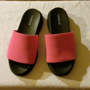 Torrid slides size 8